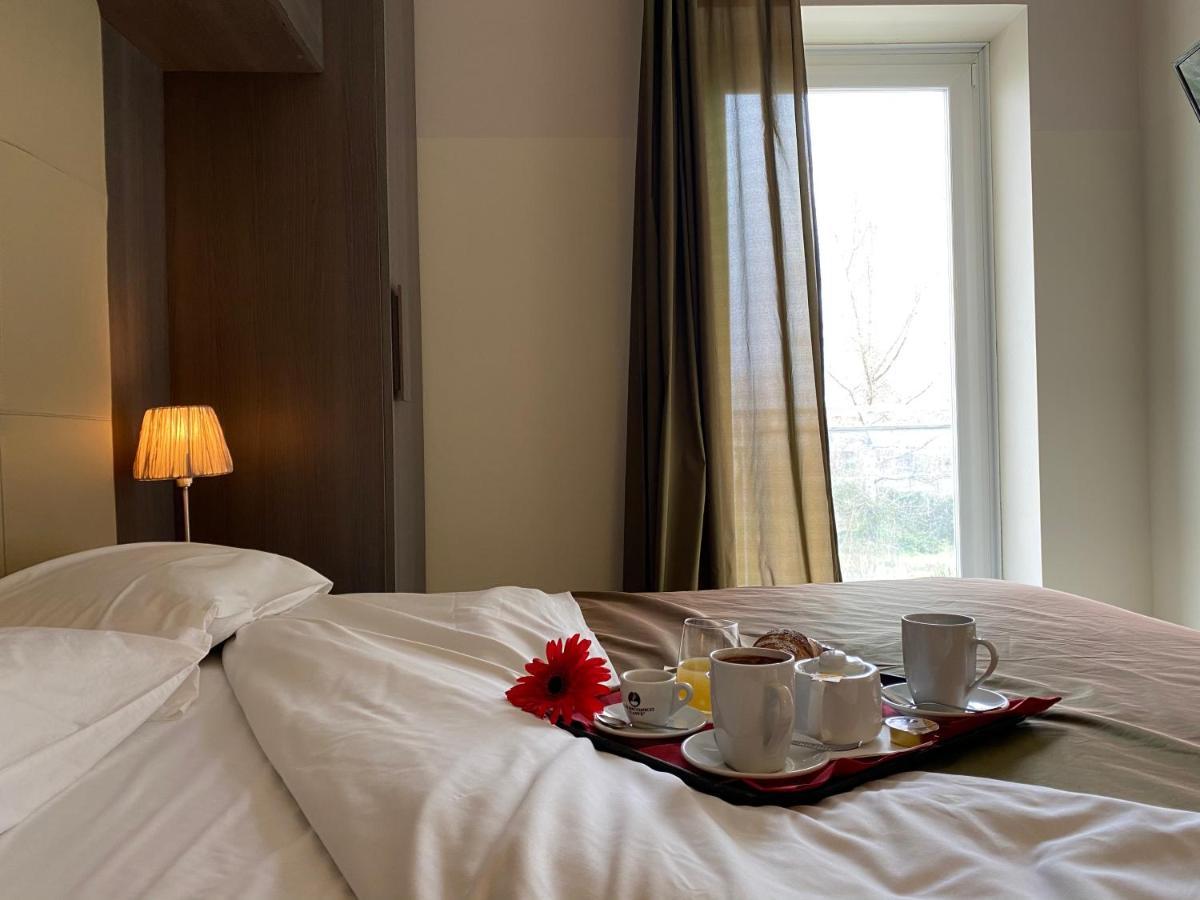 פומיליאנו ד'ארקו Victoria Hotel מראה חיצוני תמונה