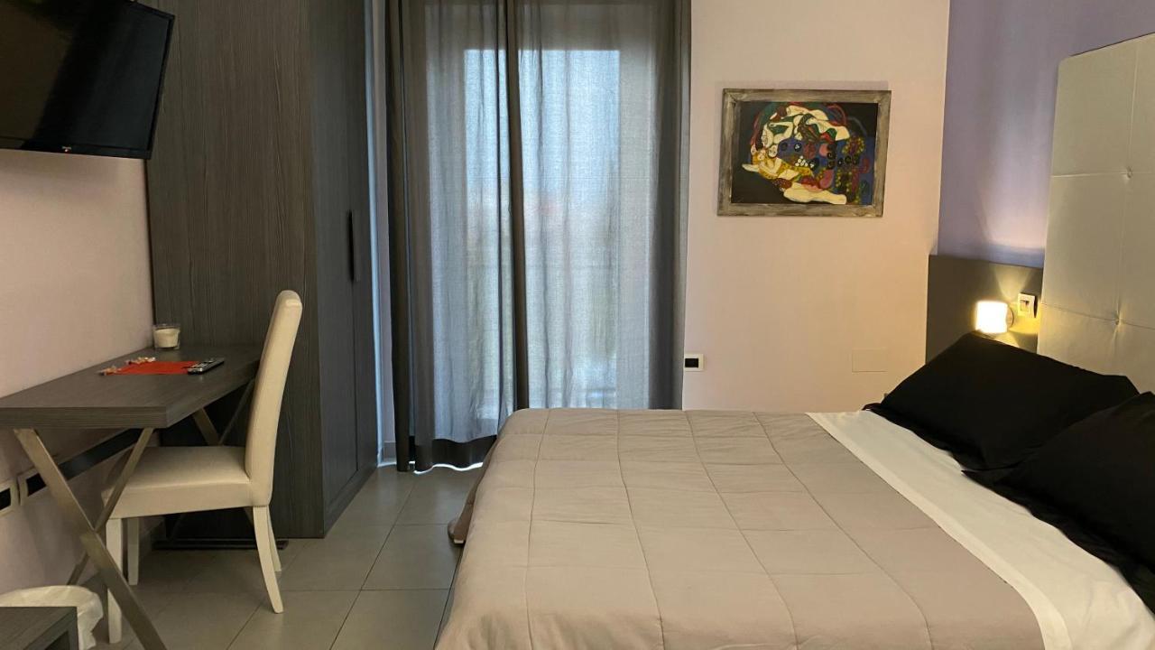 פומיליאנו ד'ארקו Victoria Hotel מראה חיצוני תמונה