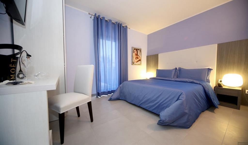 פומיליאנו ד'ארקו Victoria Hotel מראה חיצוני תמונה