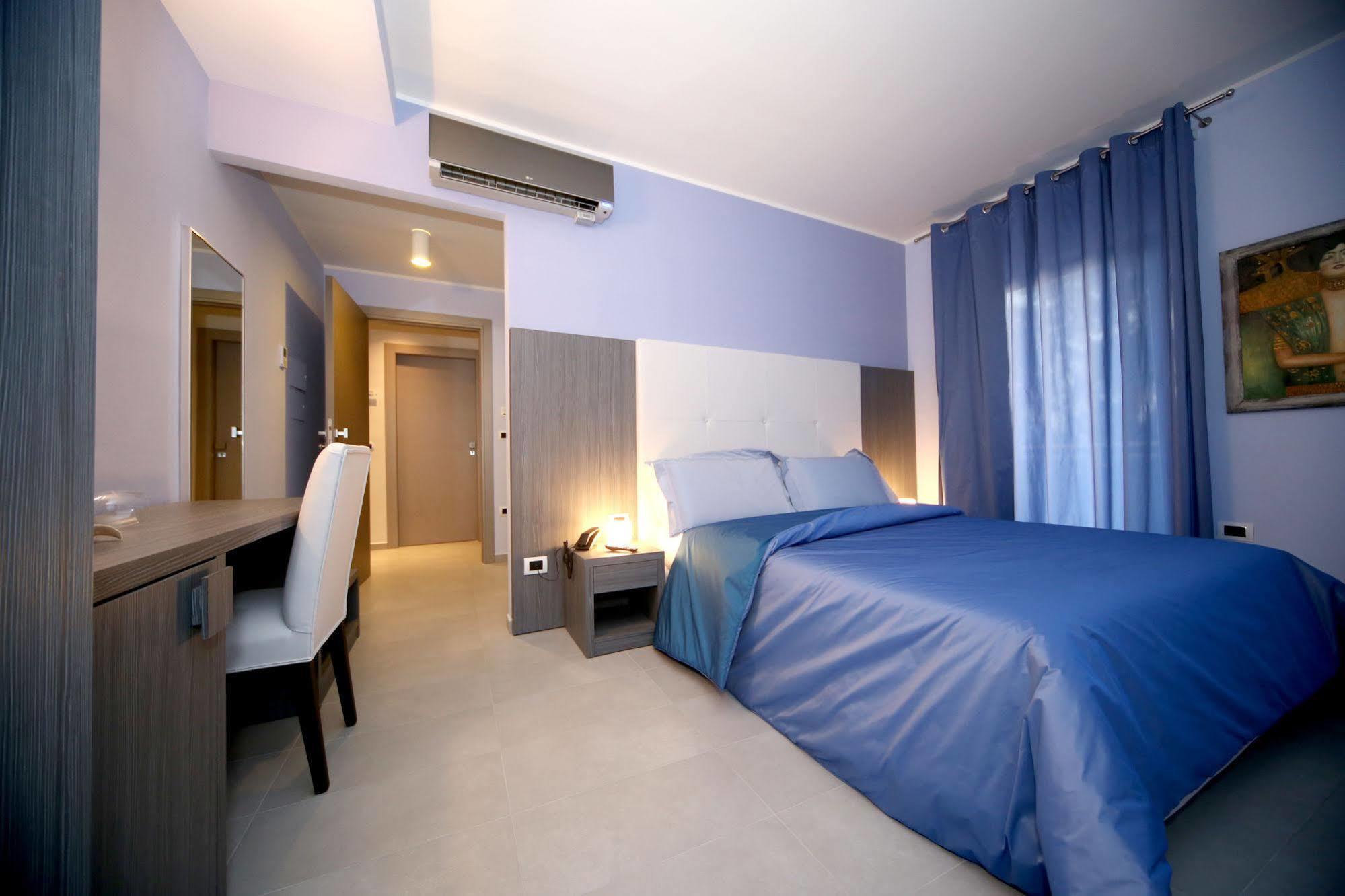 פומיליאנו ד'ארקו Victoria Hotel מראה חיצוני תמונה