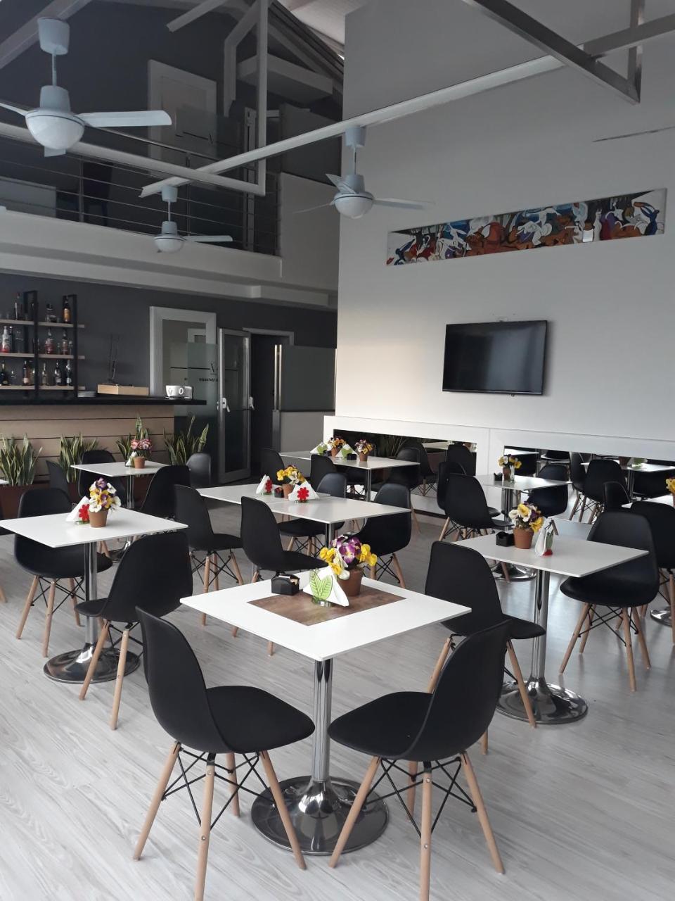 פומיליאנו ד'ארקו Victoria Hotel מראה חיצוני תמונה